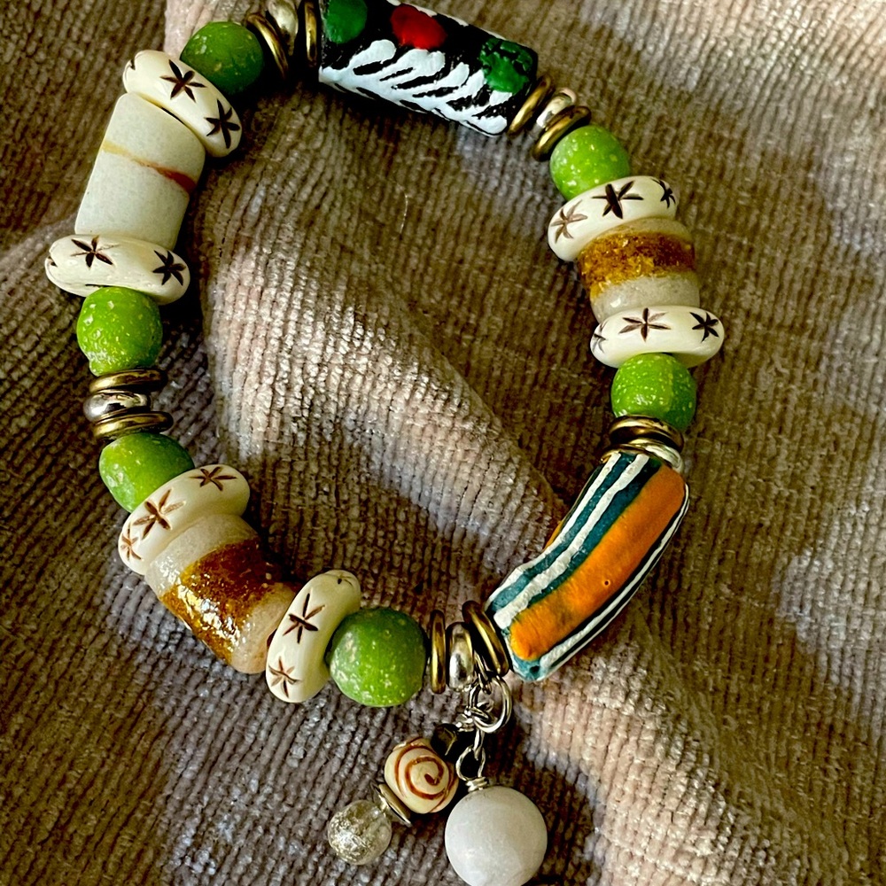 Stretch African beaded bracelet